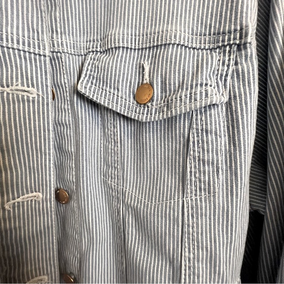 Xmas Sale! Women’s Long Sleeve Denim Jacket, Light Blue Striped, Size Large - Picture 5 of 10